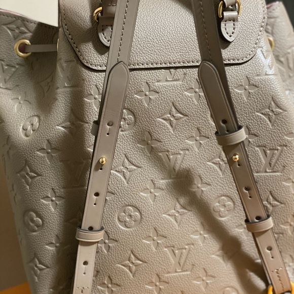 Louis Vuitton Montsouris backpack in monogram empreinte leather - Picture 6 of 10